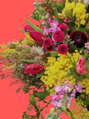 bouquet de mimosa et fleurs de saison